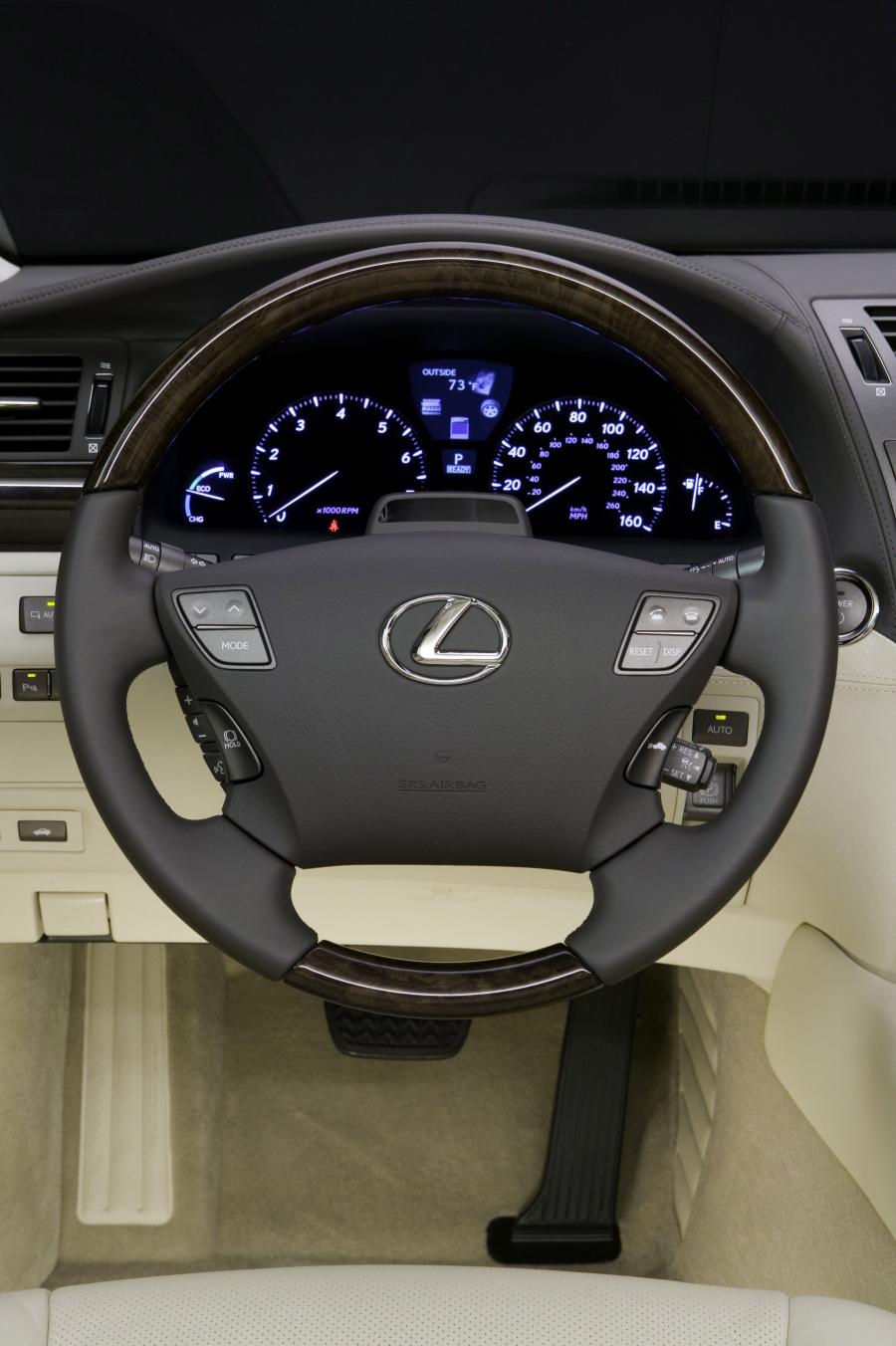  Lexus LS600h L 2008 года  (фото 8 из 34)